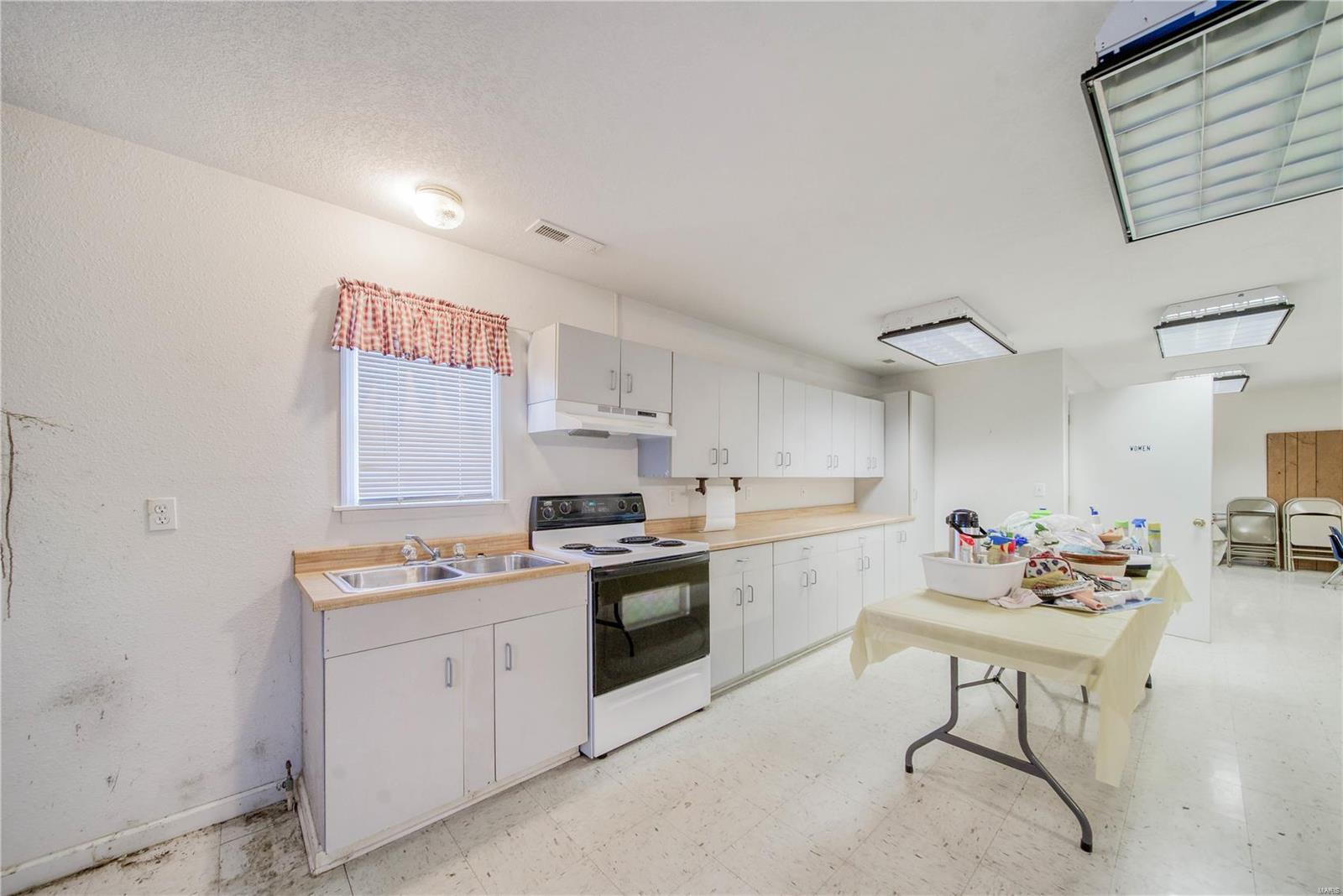 Phillipsburg - Commercial Sale