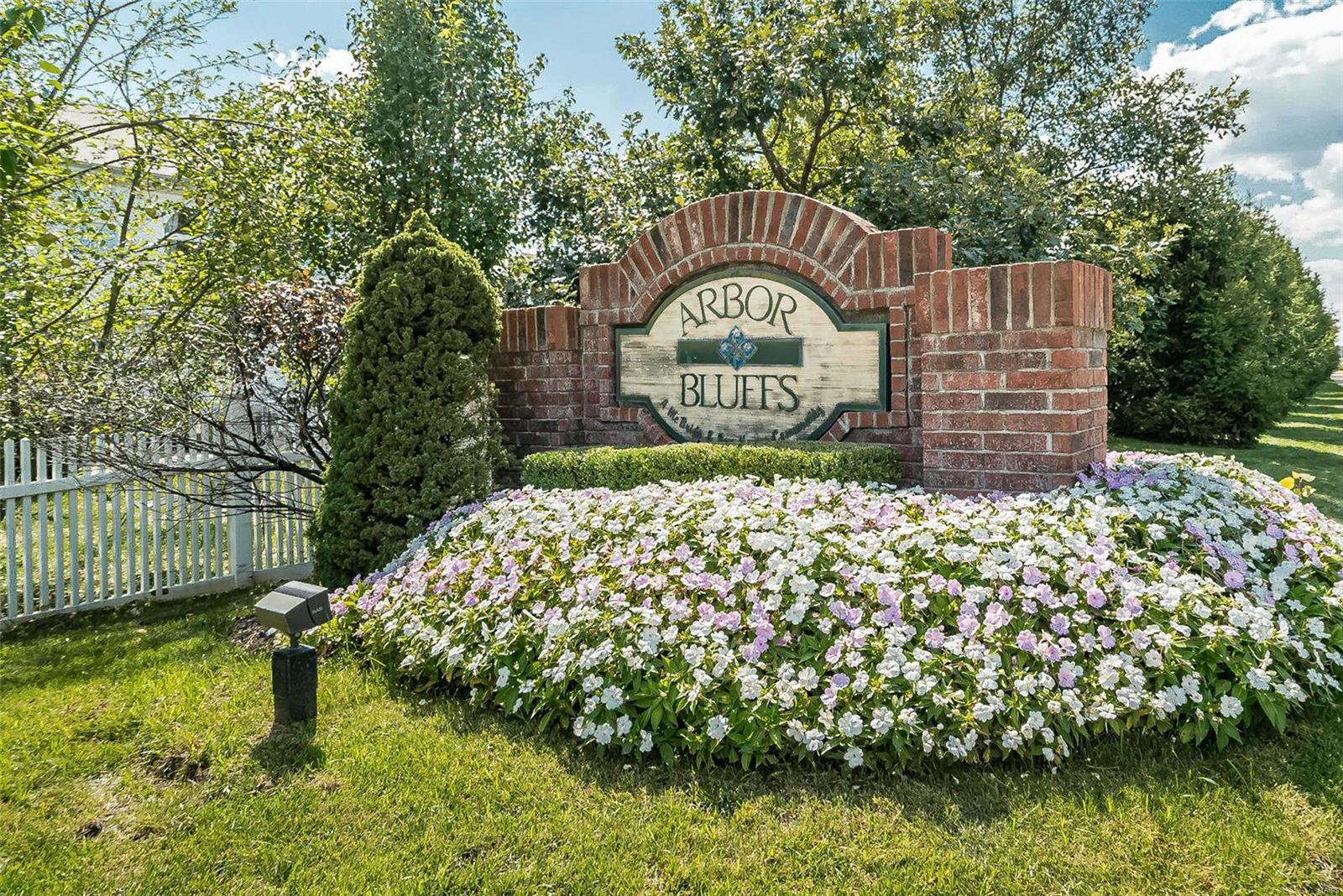 Arbor Bluffs - Residential