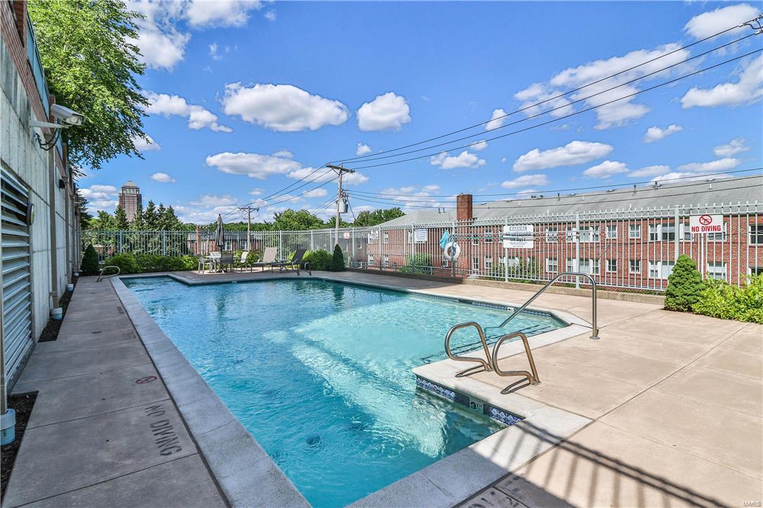 Residence At 800 S Hanley A Condo - Residential