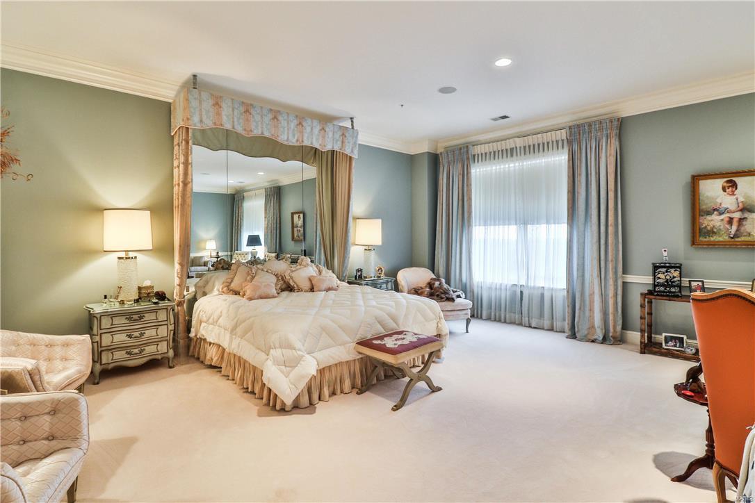 Residence At 800 S Hanley A Condo - Residential