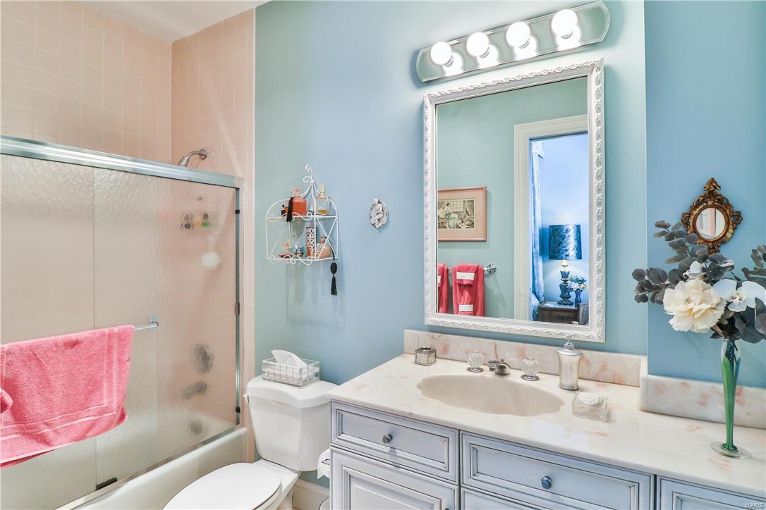 Residence At 800 S Hanley A Condo - Residential