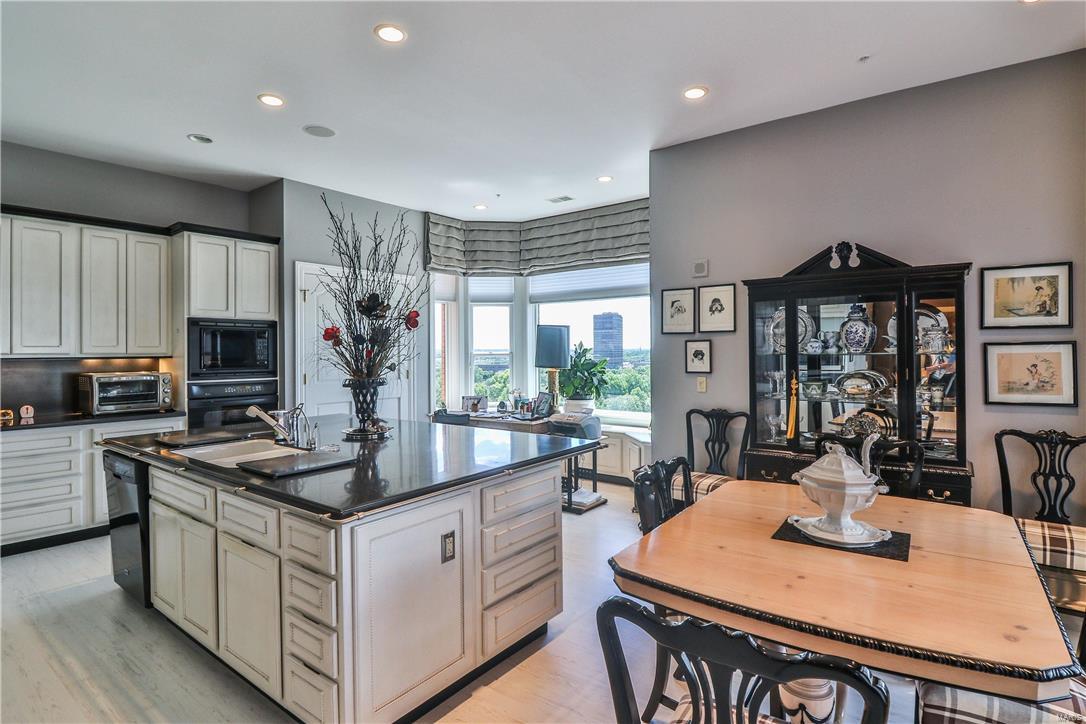 Residence At 800 S Hanley A Condo - Residential