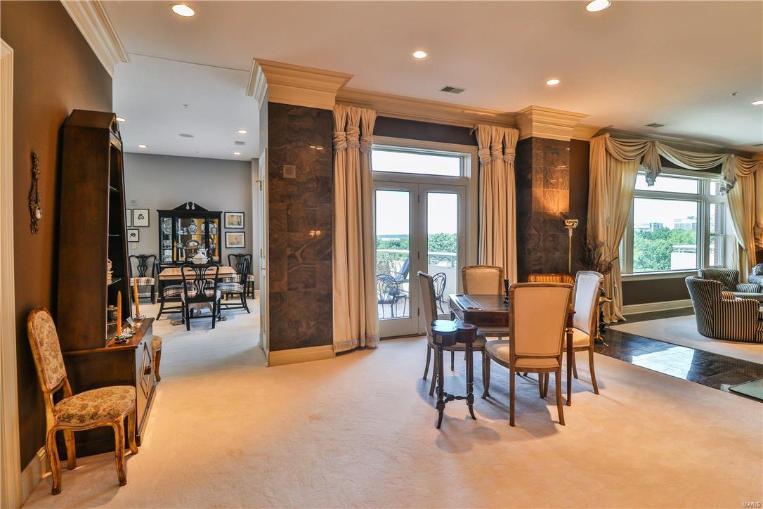 Residence At 800 S Hanley A Condo - Residential