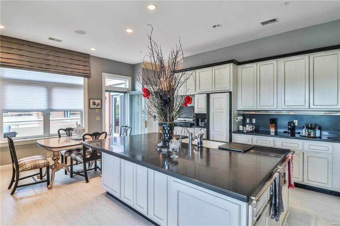 Residence At 800 S Hanley A Condo - Residential