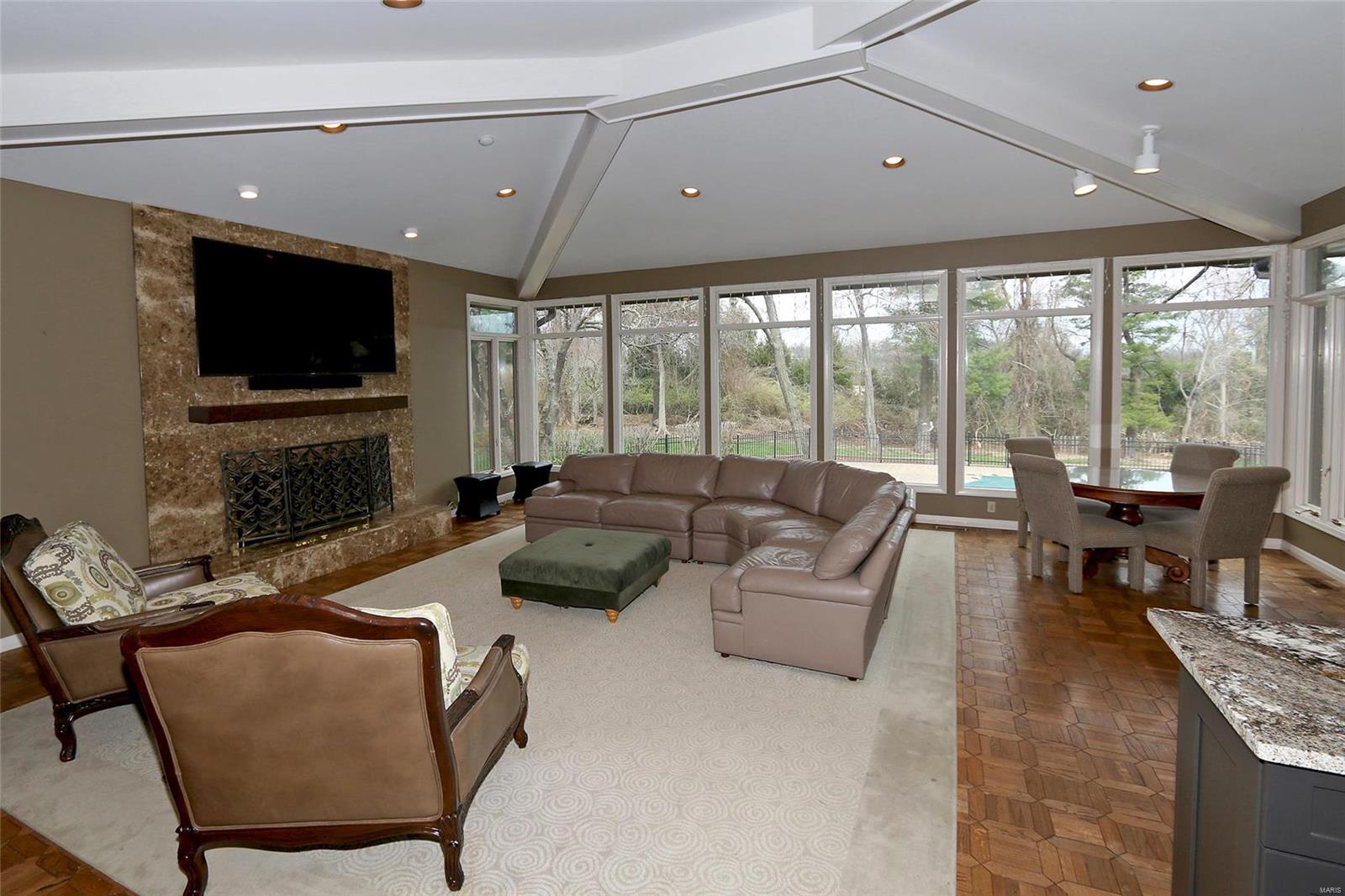 Ladue Farm Estates 2 - Residential