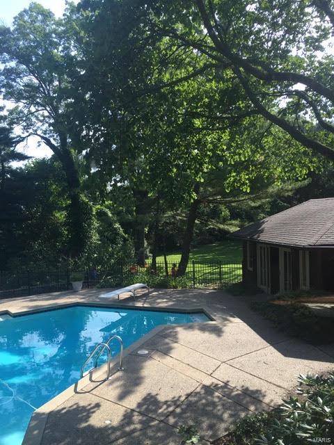 Ladue Farm Estates 2 - Residential