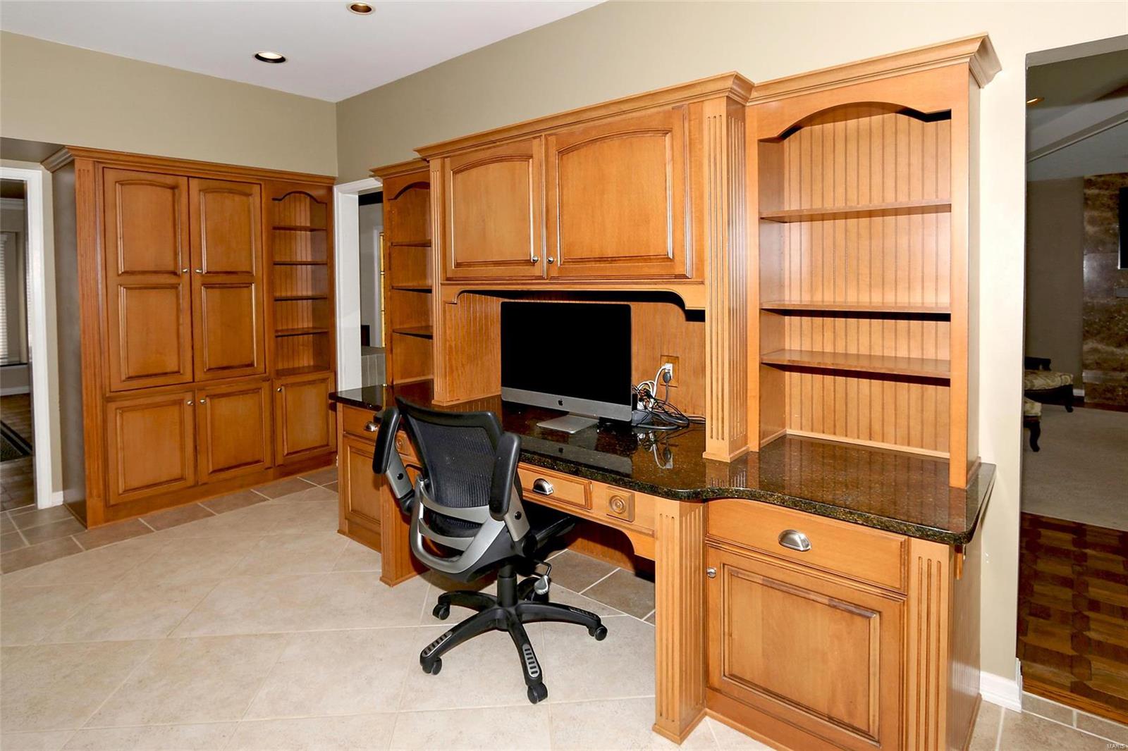 Ladue Farm Estates 2 - Residential