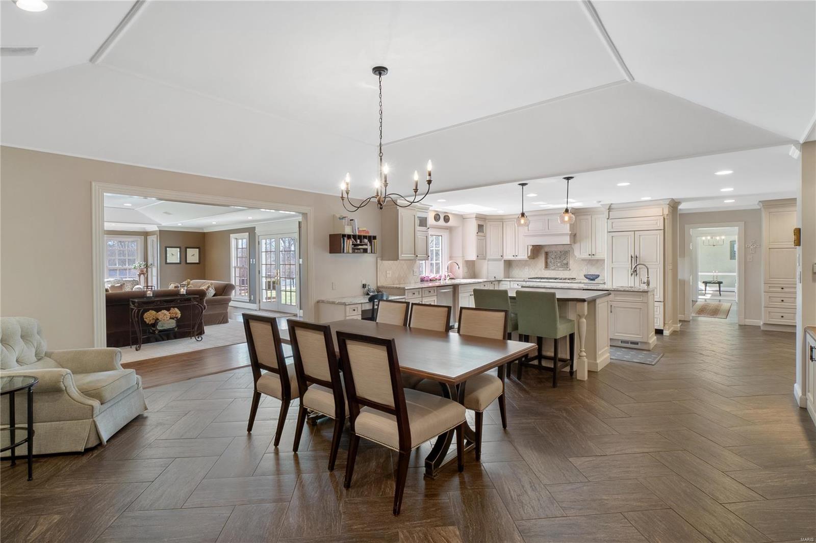 Colonial Hills Estate - Residential