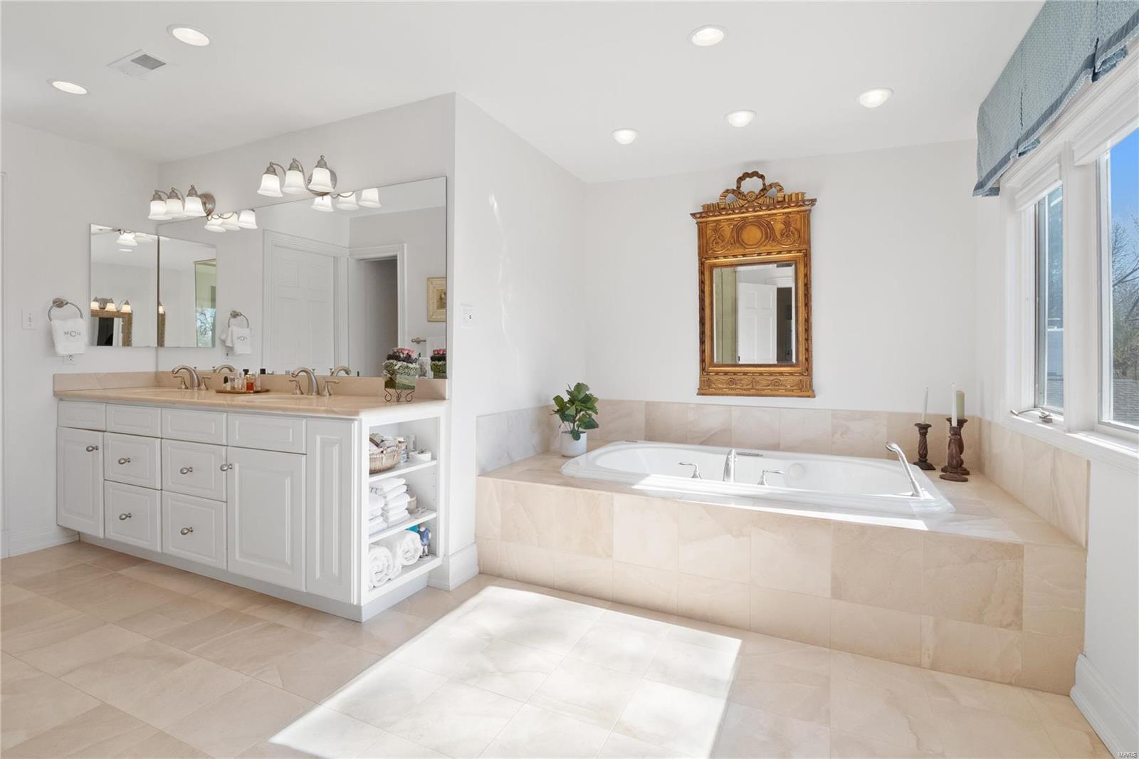 Colonial Hills Estate - Residential