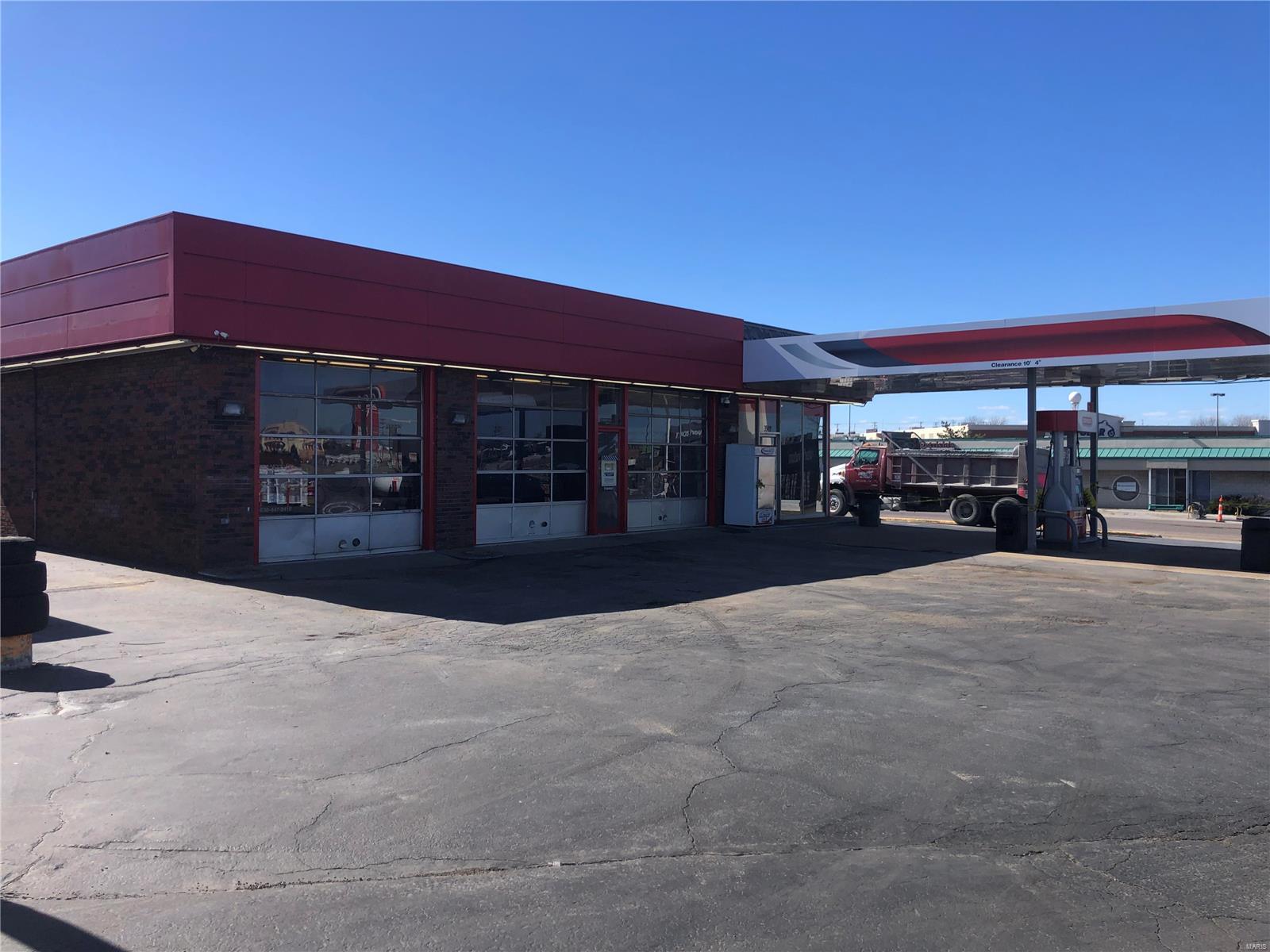 3949 Veterans Memorial Parkway