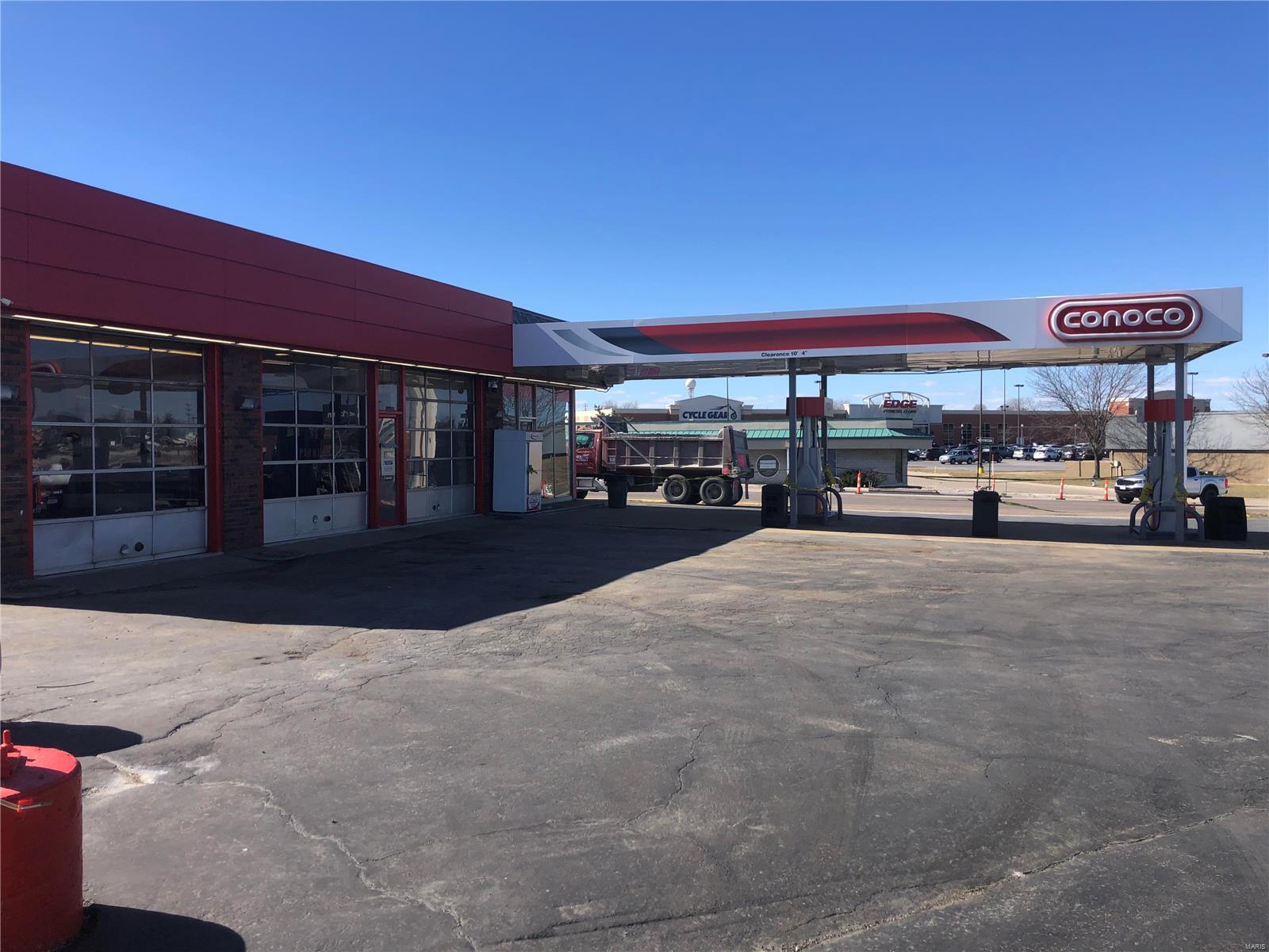 3949 Veterans Memorial Parkway