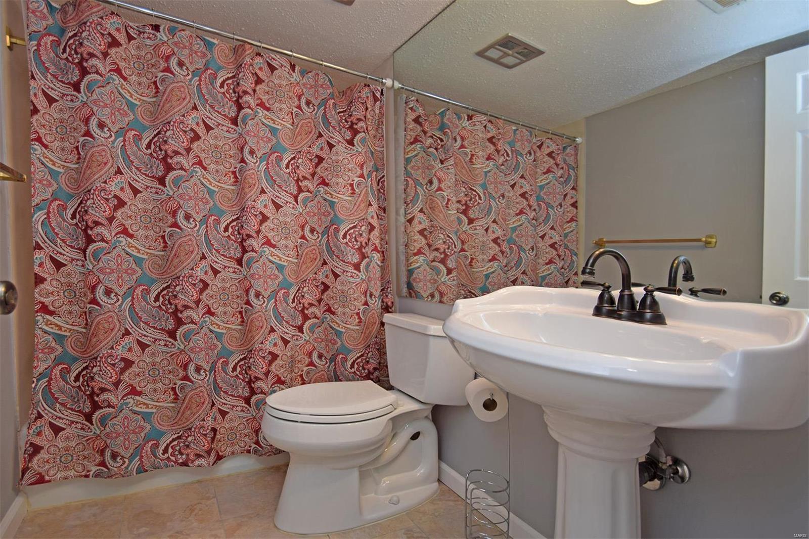 Cambridge Courts Condominium - Residential