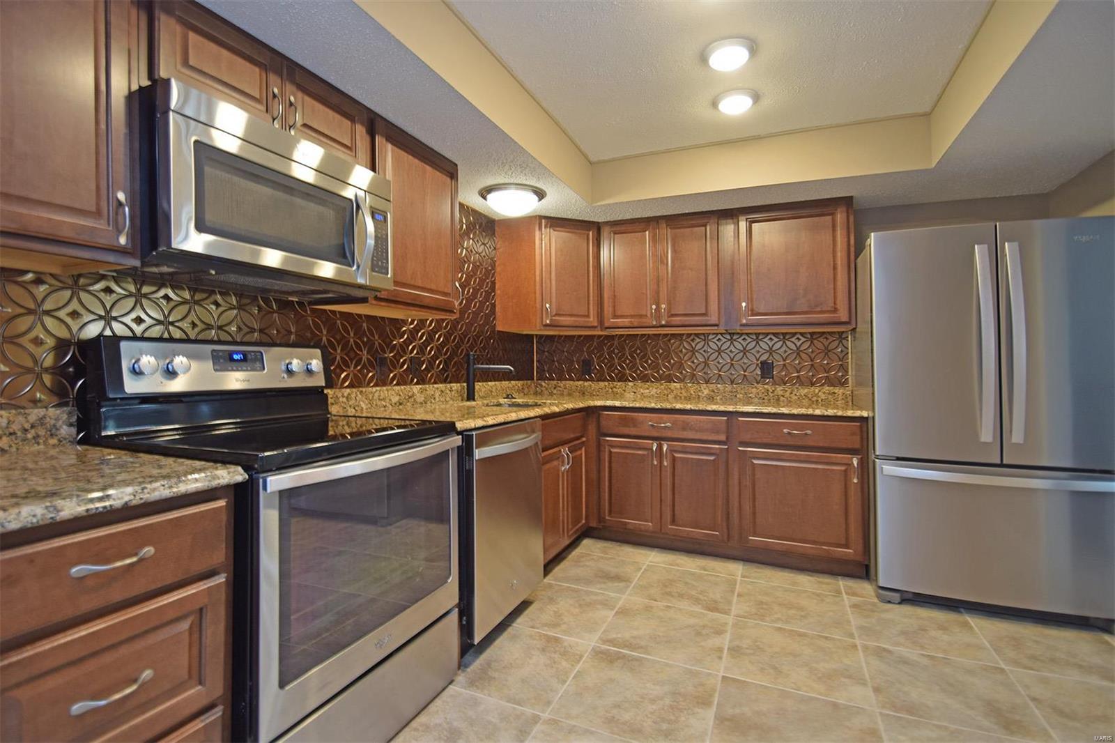 Cambridge Courts Condominium - Residential