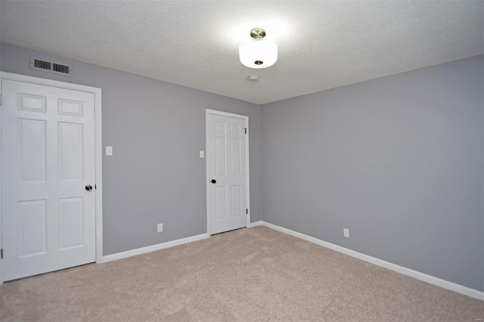 Cambridge Courts Condominium - Residential