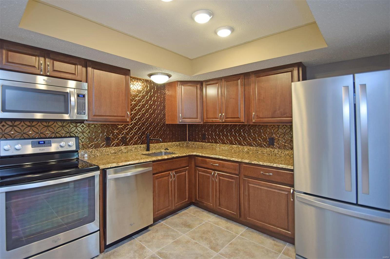 Cambridge Courts Condominium - Residential