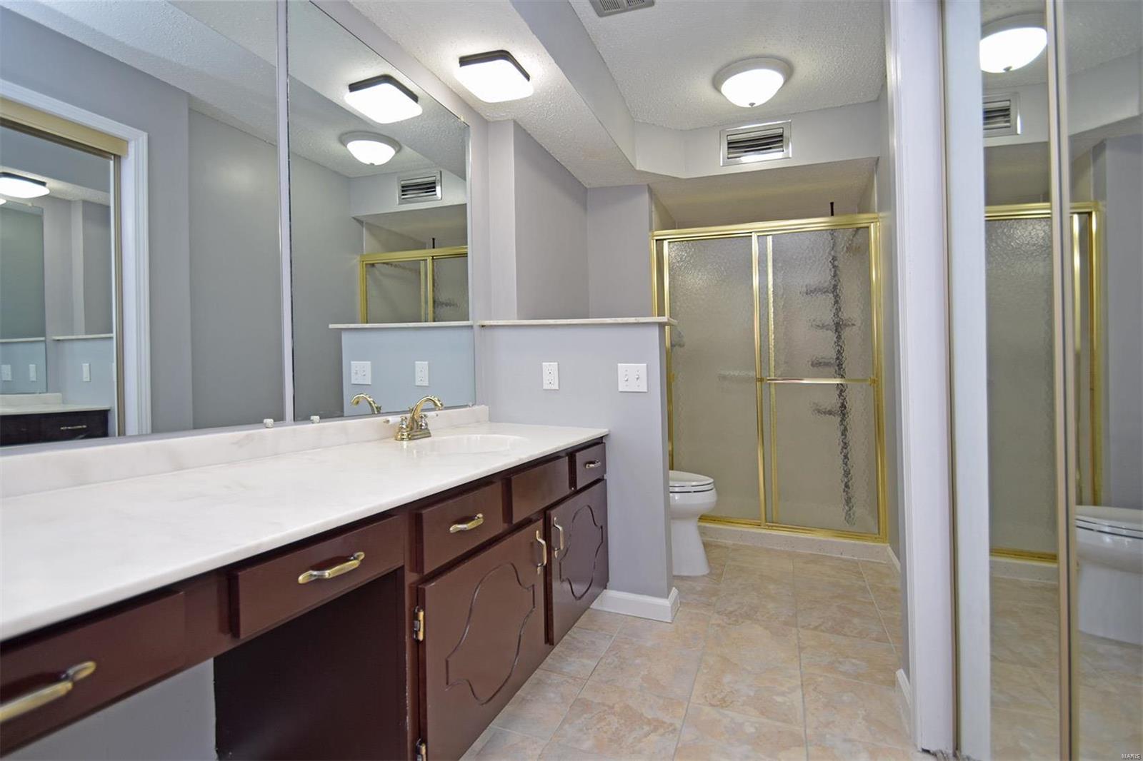 Cambridge Courts Condominium - Residential