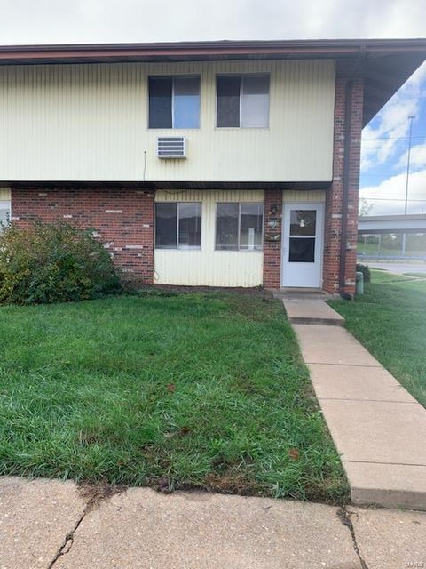 7200 Hazelcrest Hazelwood MO 63042