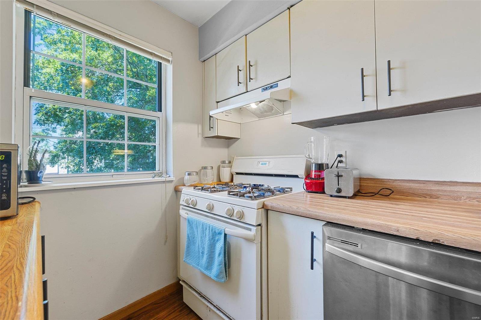 Woodlake Village Condos Ph2 - Residential