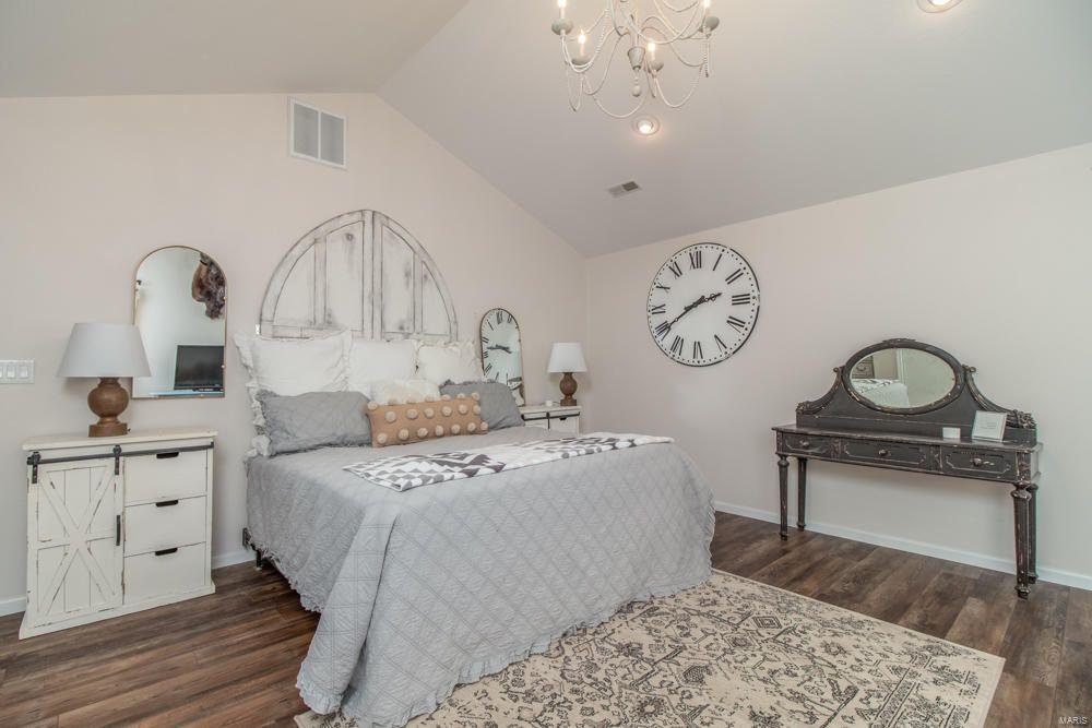 Laclede-Not In List - Farm