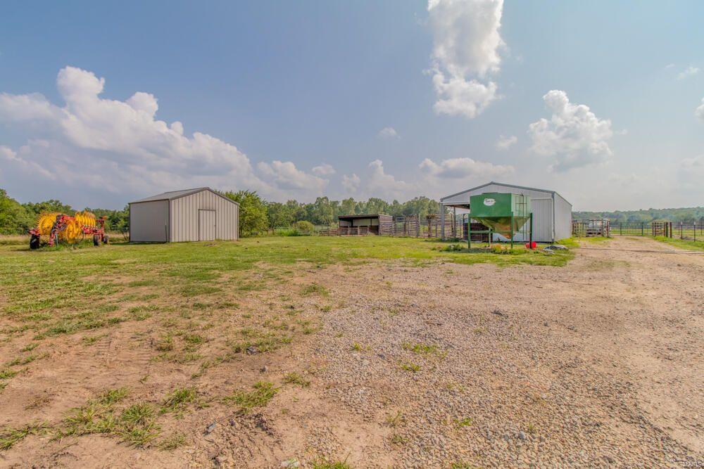 Laclede-Not In List - Farm