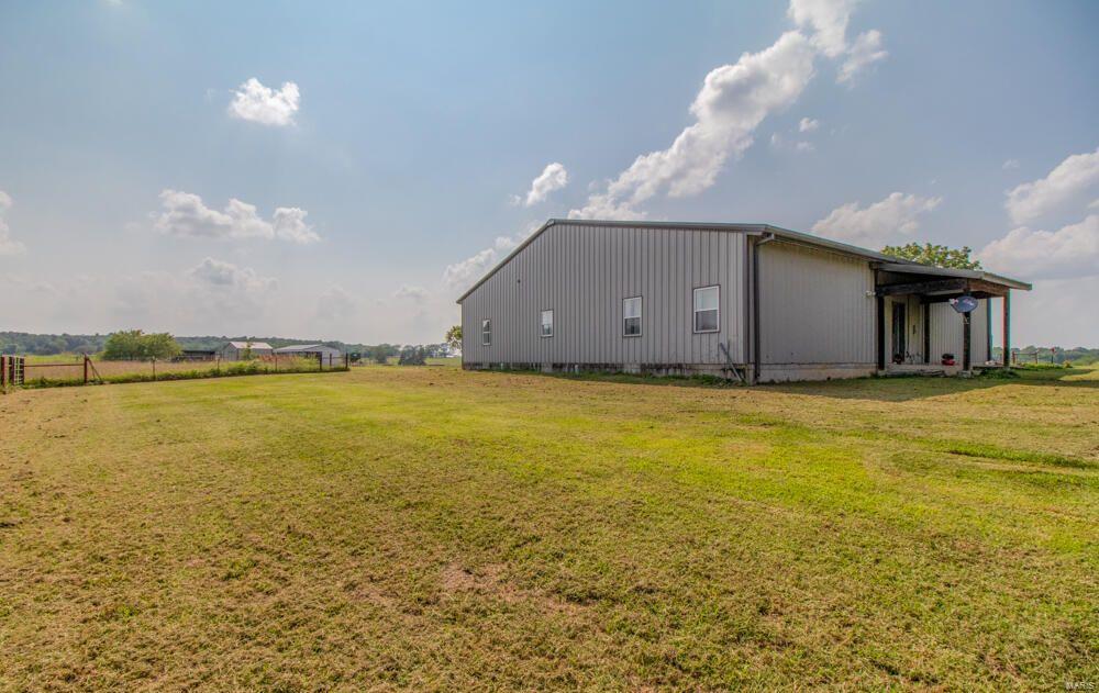 Laclede-Not In List - Farm