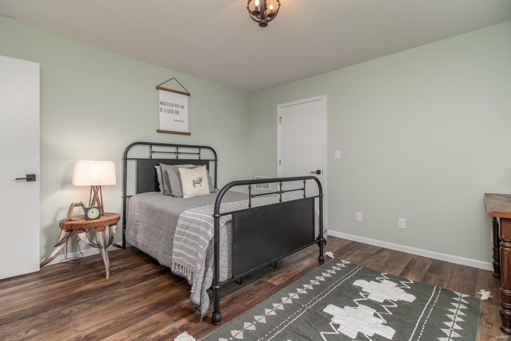 Laclede-Not In List - Farm