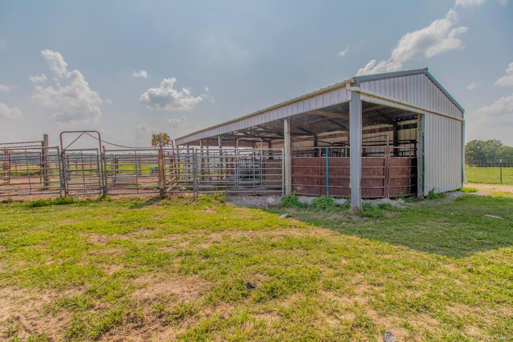 Laclede-Not In List - Farm