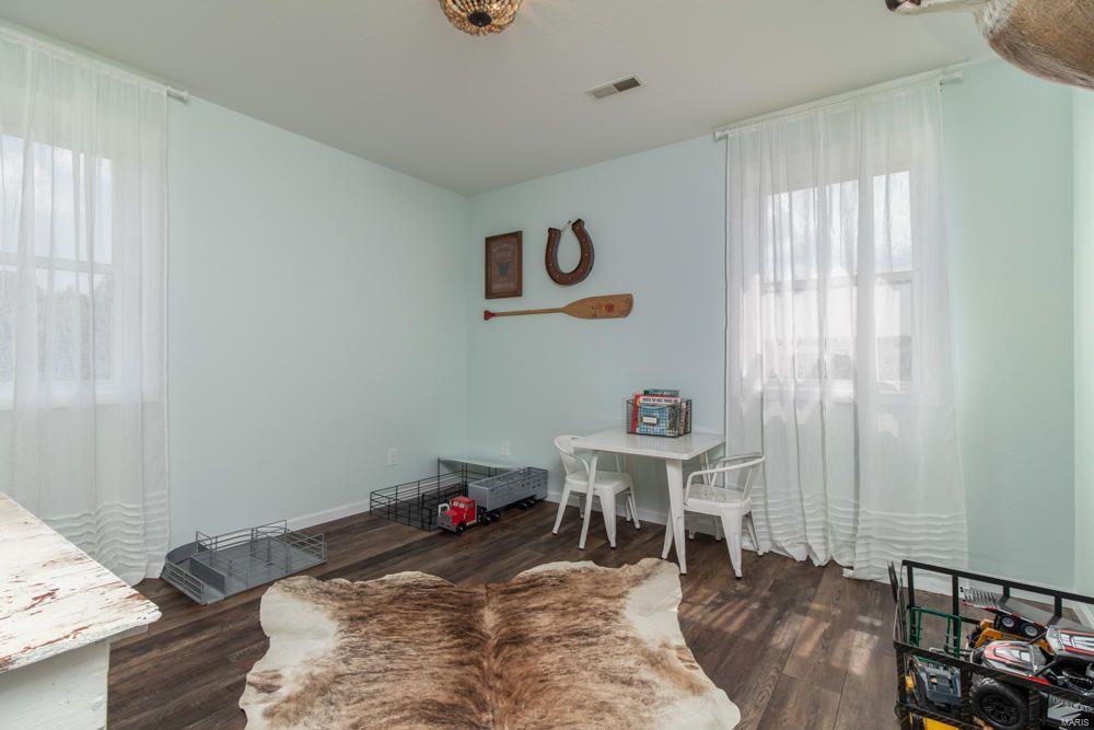 Laclede-Not In List - Farm