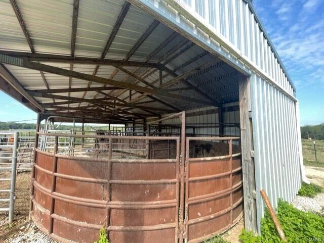 Laclede-Not In List - Farm