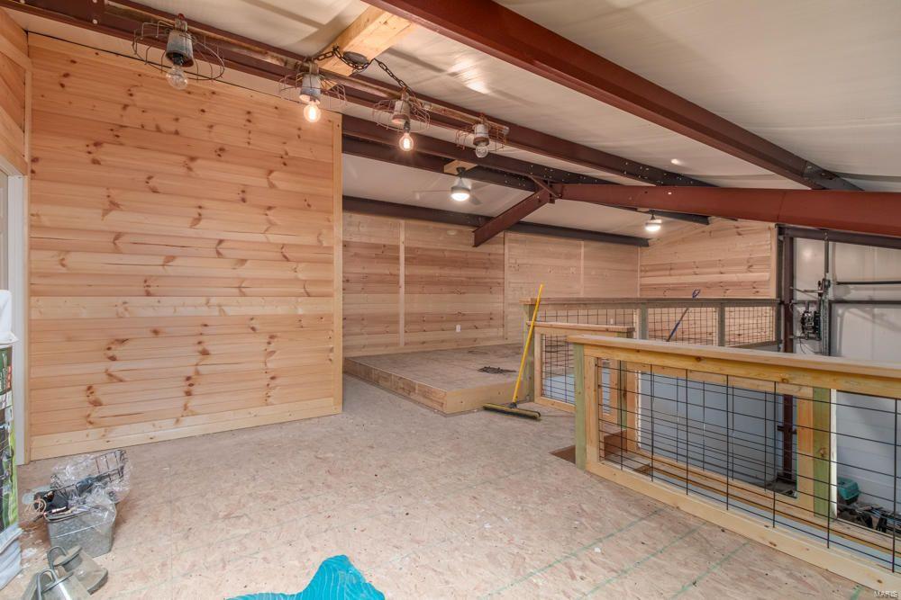 Laclede-Not In List - Farm