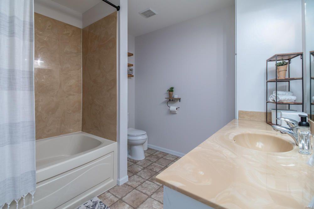 Laclede-Not In List - Farm