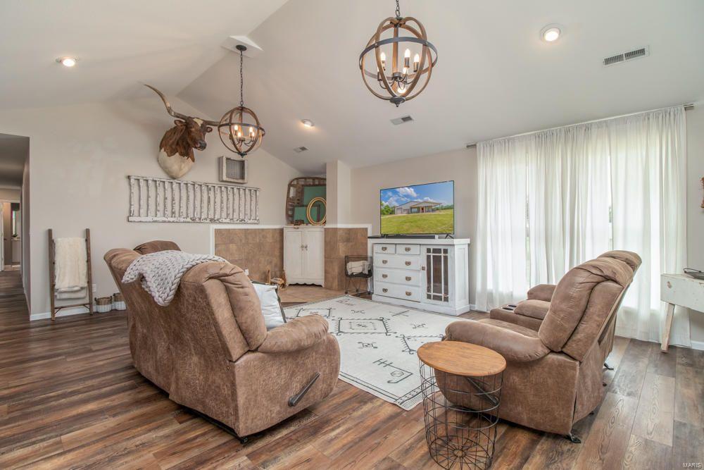 Laclede-Not In List - Farm