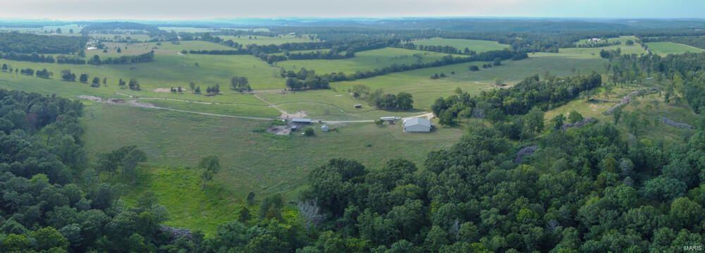 Laclede-Not In List - Farm