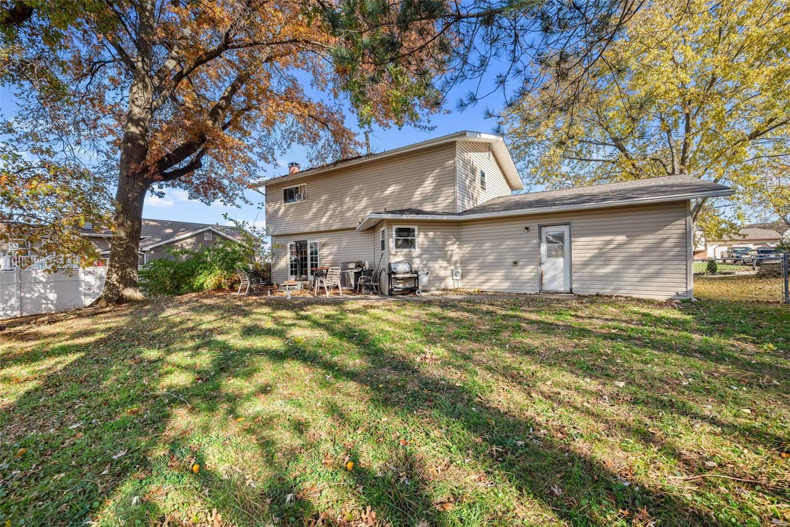 St Peters, Missouri 63376, United States, 4 Bedrooms Bedrooms, ,3 BathroomsBathrooms,Residential,Pending,32844