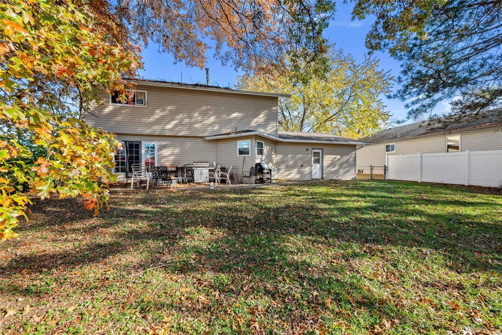 St Peters, Missouri 63376, United States, 4 Bedrooms Bedrooms, ,3 BathroomsBathrooms,Residential,Pending,32844