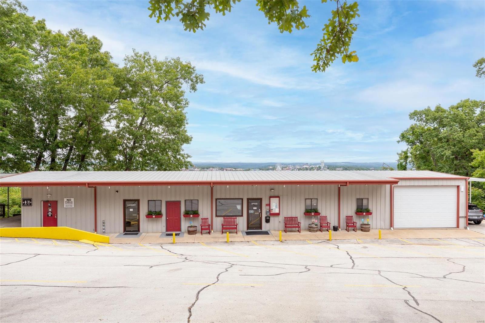 n/a - Commercial Sale