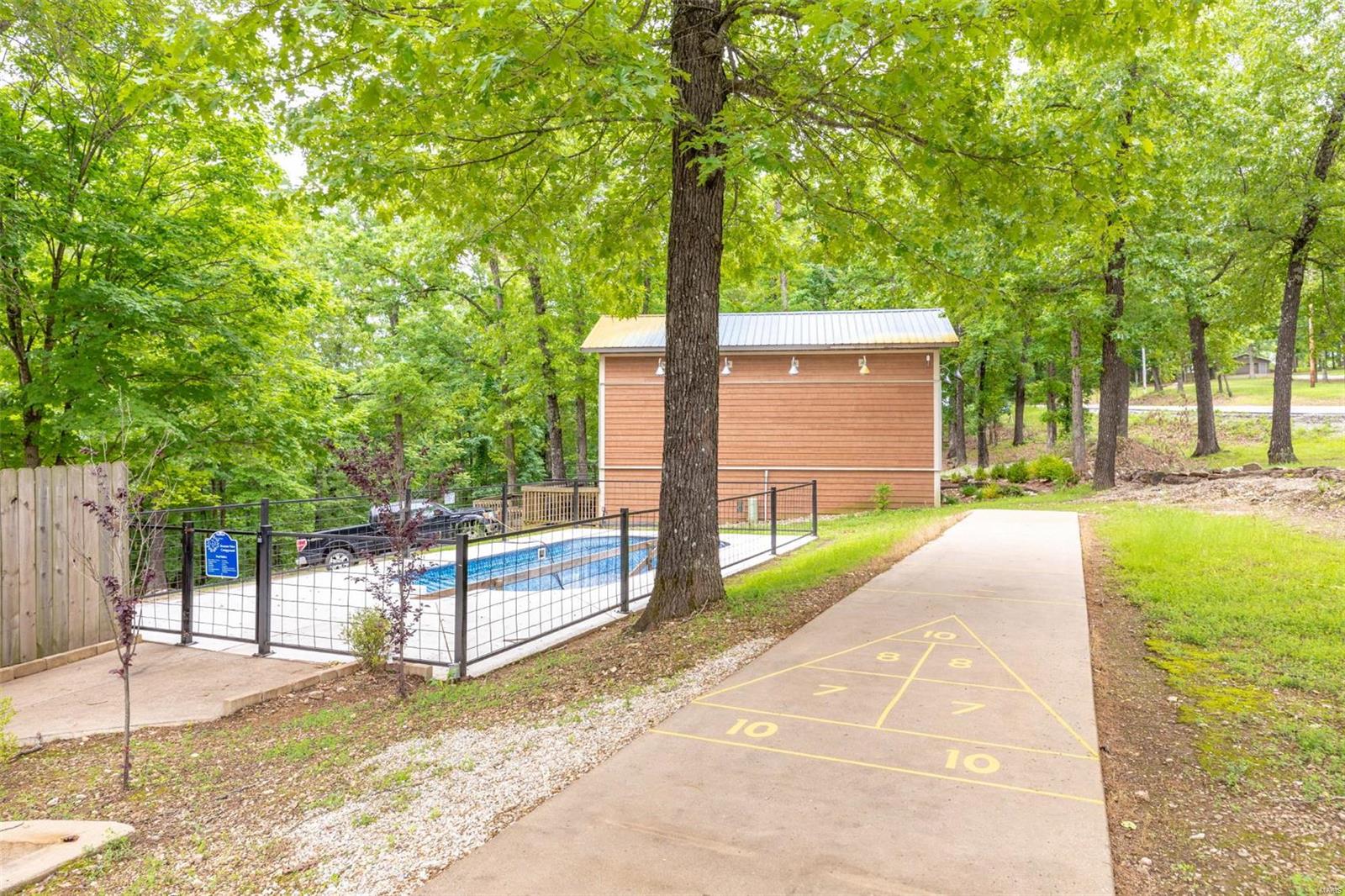 n/a - Commercial Sale