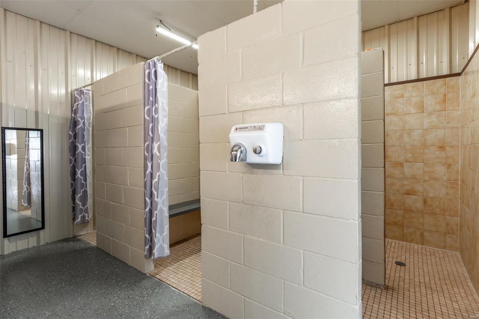 n/a - Commercial Sale