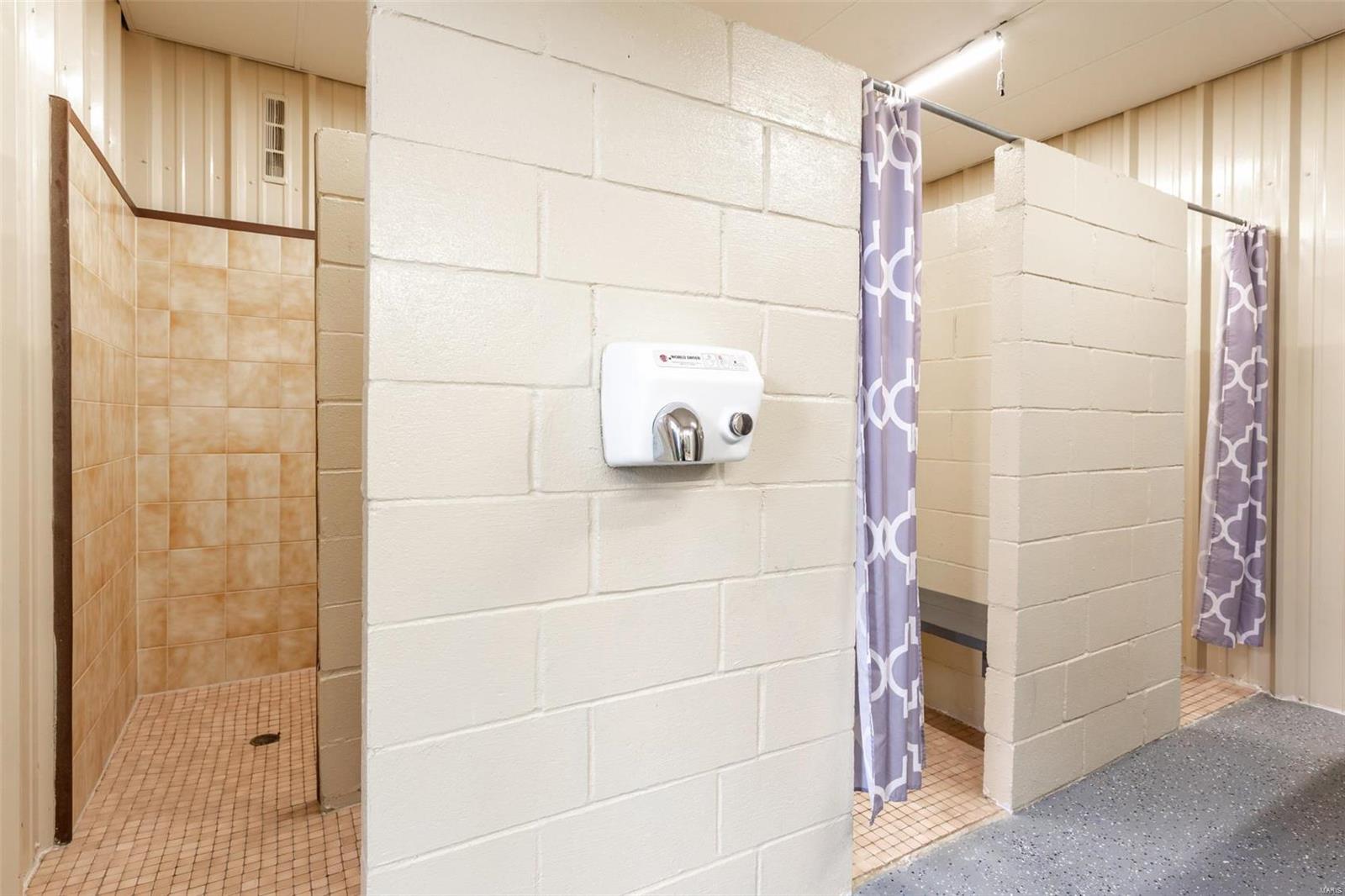 n/a - Commercial Sale