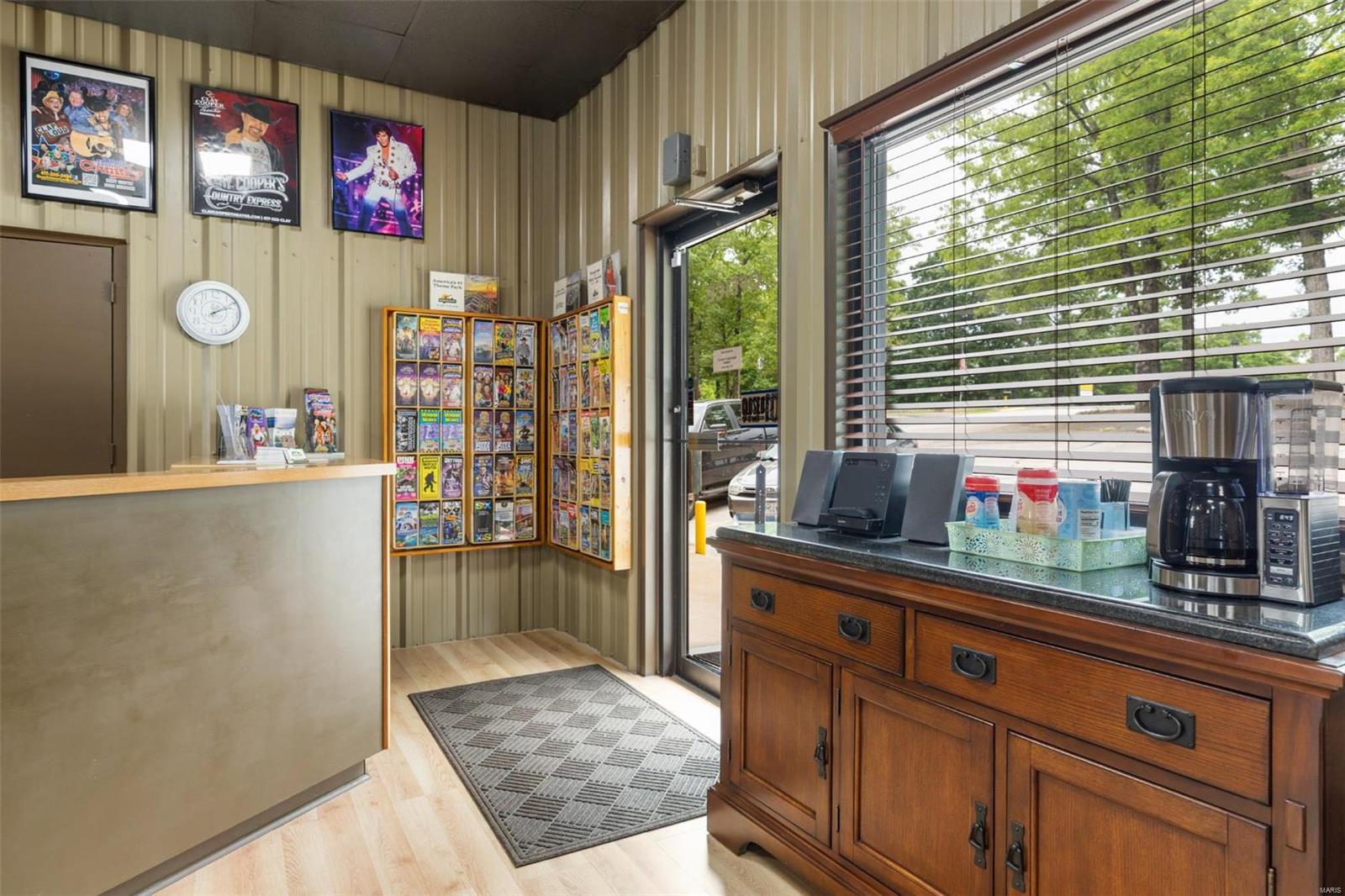 n/a - Commercial Sale