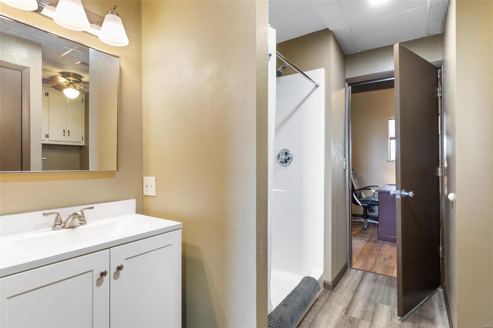 n/a - Commercial Sale