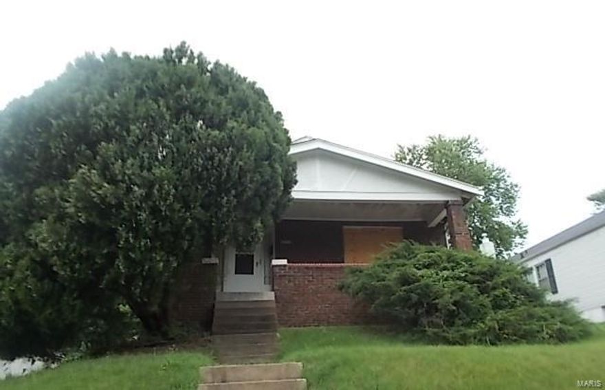 This brick ranch style home featuring 2 spacious bedrooms, 1 bath, full basement and 2 car detached garage . This home has tons of potential and is located close to schools, amenities and major thoroughfares. Schedule your showing today. This property is now under auction terms. Auction dates are November 7th - November 9th. No other incentives apply. All auction properties are subject to a 5% buyer’s premium with a minimum of $2,000 and subject to a reserve price as well as seller confirmation. Total commission paid on auction properties is 5% of the contract sales price: 2.5% to the listing broker with a $1,500 minimum and 2.5% to the cooperating broker with a $1,500 minimum. No other incentives apply. Seller has the right (a) to change the date, place, and terms of the sale; (b) to remove the property from the market; and (c) to sell the property prior to the sale.