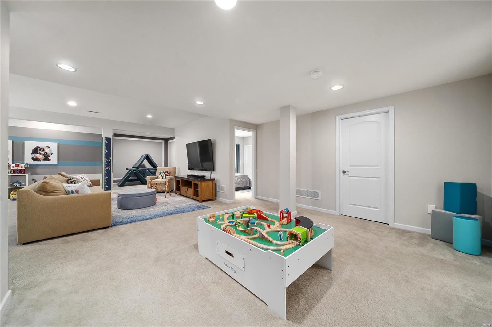 Estates At Town & Country Crossing - Residential