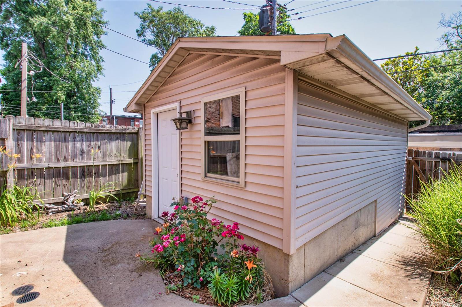 St Louis Commons Add - Residential