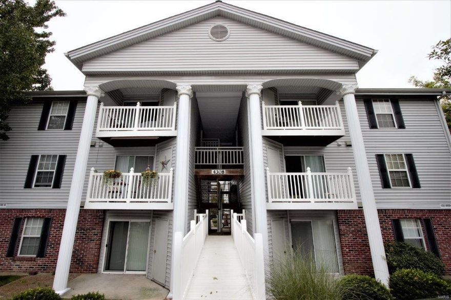 Well maintained 2 bedroom, 1 bath townhome conveniently located to Hwys 270 and 55, local restaurants and shopping. Fresh paint, newer carpet and electrical outlets replaced in summer 2018.  Large eat-in kitchen with newer appliances and plenty of counter space and cabinets. This is the perfect home to downsize to, or for someone just starting their career. Large living room great for entertaining. washer/dryer combo included.  Covered balcony with extra storage. Very affordable condo fees include pool and 1 reserved parking spot.  Home warranty included. Location: Upper Level