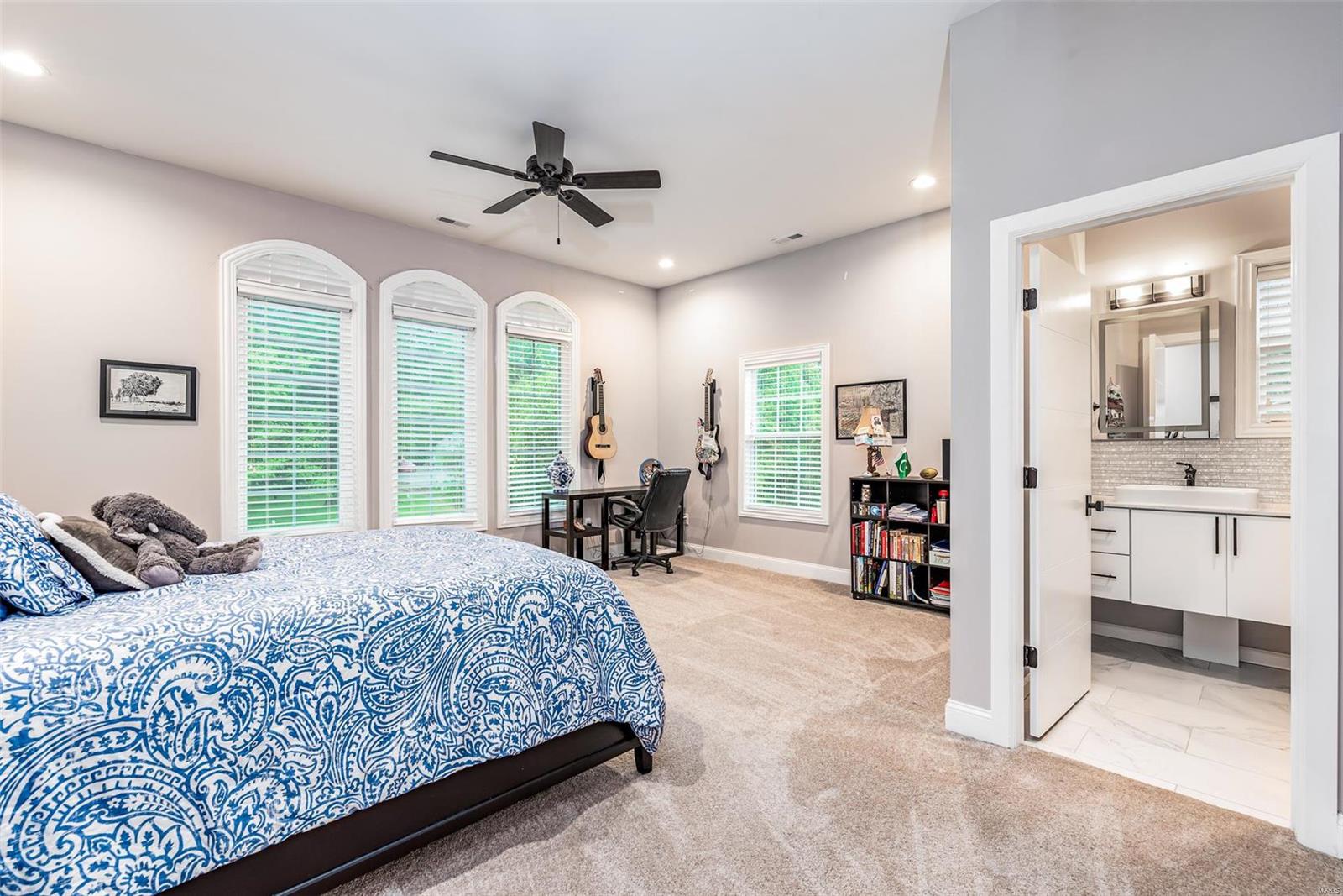 Lynnbrook - Residential