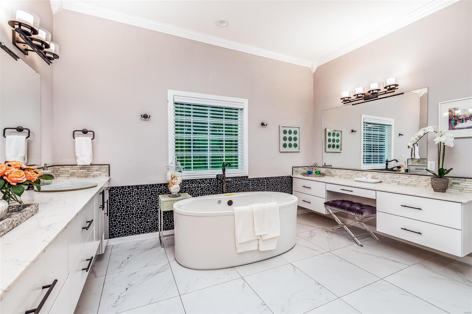 Lynnbrook - Residential