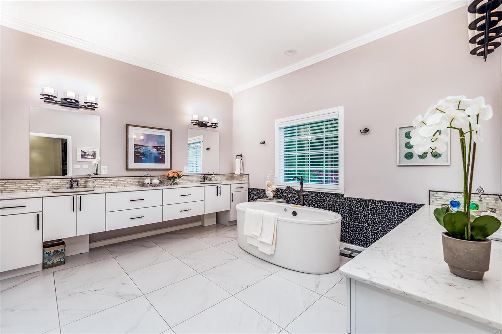 Lynnbrook - Residential