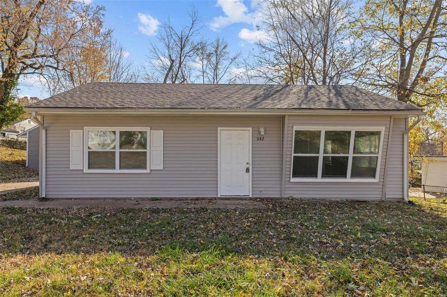 Looks like a doll house and feels like home!  This lovely remodeled 2 bedroom home is the cozy haven you have been waiting for! Enjoy the fresh, bright paint, new flooring and newly installed roof. Offering a comfortable open layout and two good sized bedrooms. Nice sized, level yard with fence is perfect for enjoying the outdoors.  You will especially enjoy the one car garage with newly installed door.  Super affordable, and super adorable! Come see it today. **Choice Home Warranty in place & transferred to buyer at closing** Ask about down payment grant funds available! 
.