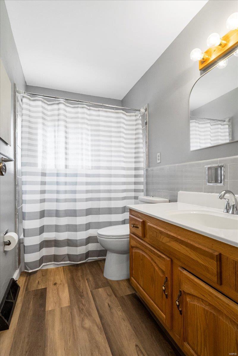 Manchester, Missouri 63011, United States, 3 Bedrooms Bedrooms, ,2 BathroomsBathrooms,Residential,Pending,90458